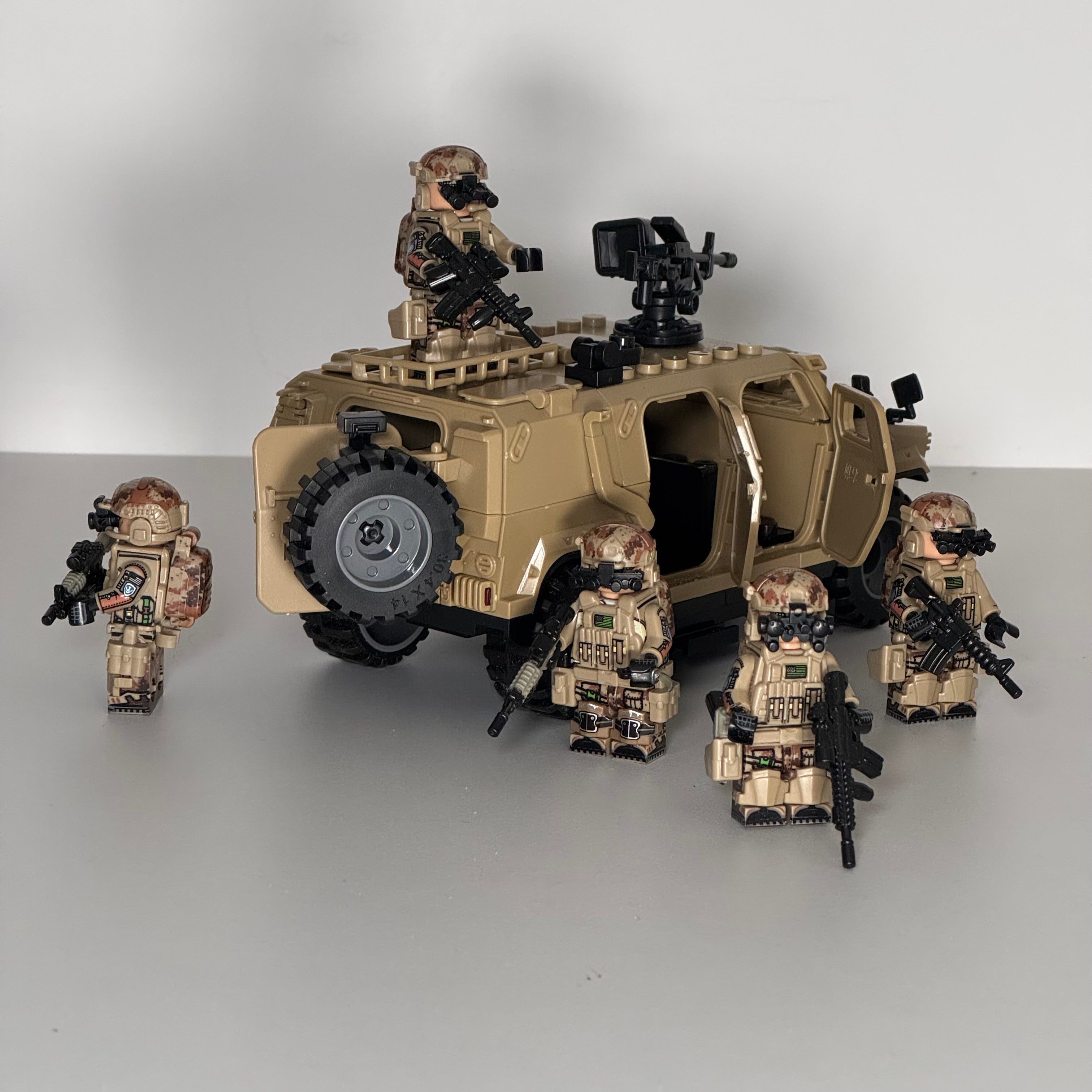 Bushmaster Protected Mobility Vehicle | 160Pcs